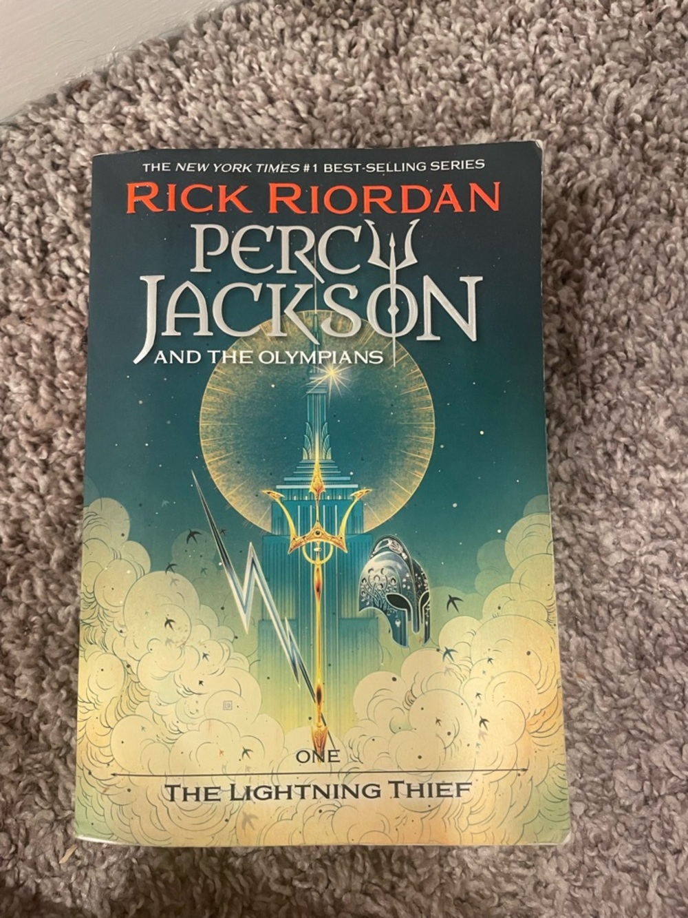 Percy Jackson and the Olympians: The Lightning Thief - Rick Riordan